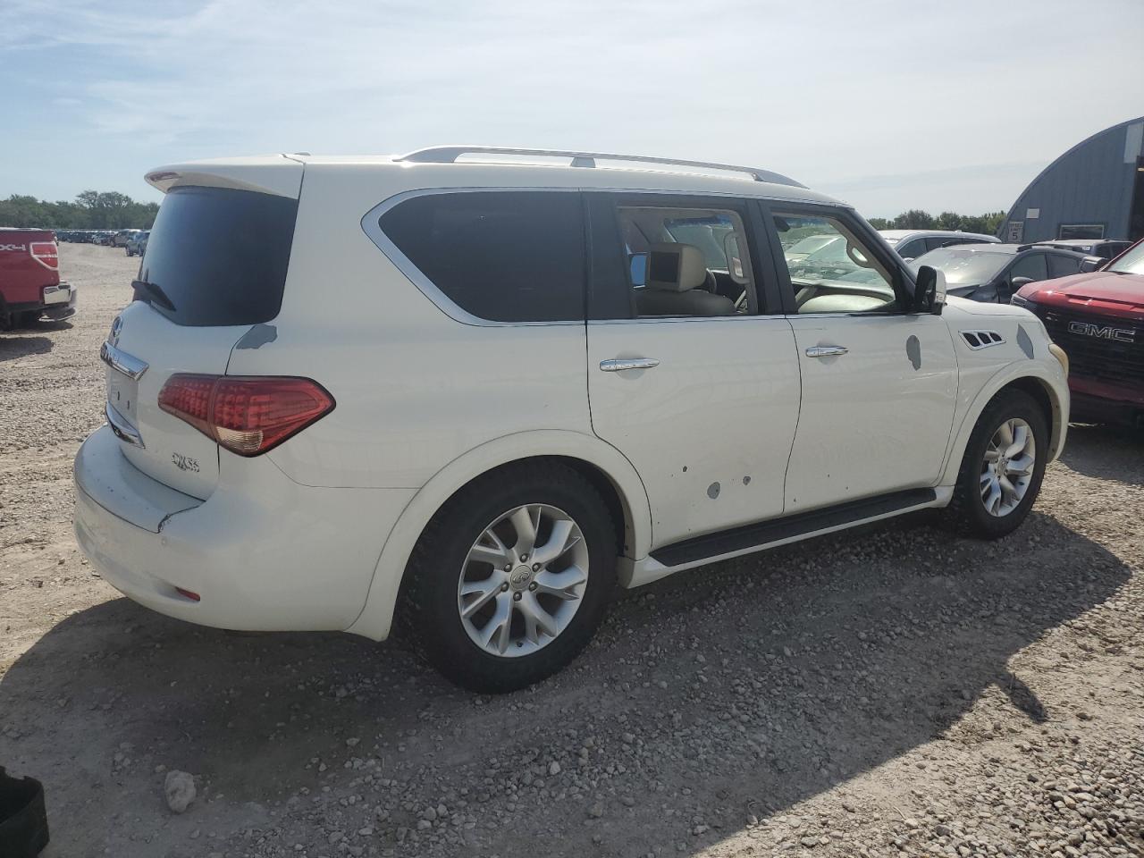 INFINITI QX56