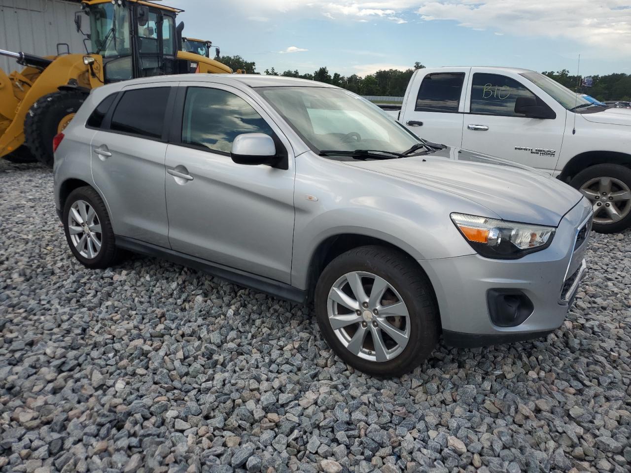 MITSUBISHI OUTLANDER ES