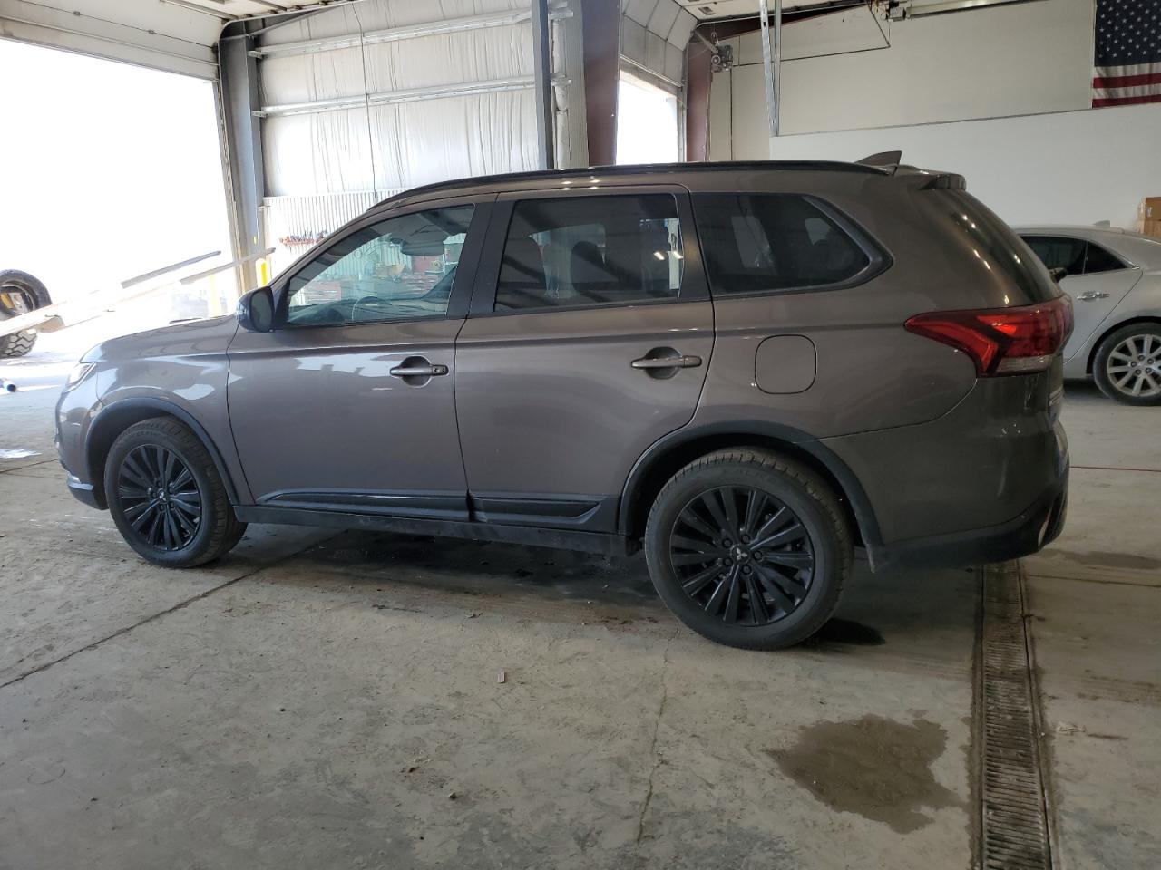 MITSUBISHI OUTLANDER SE