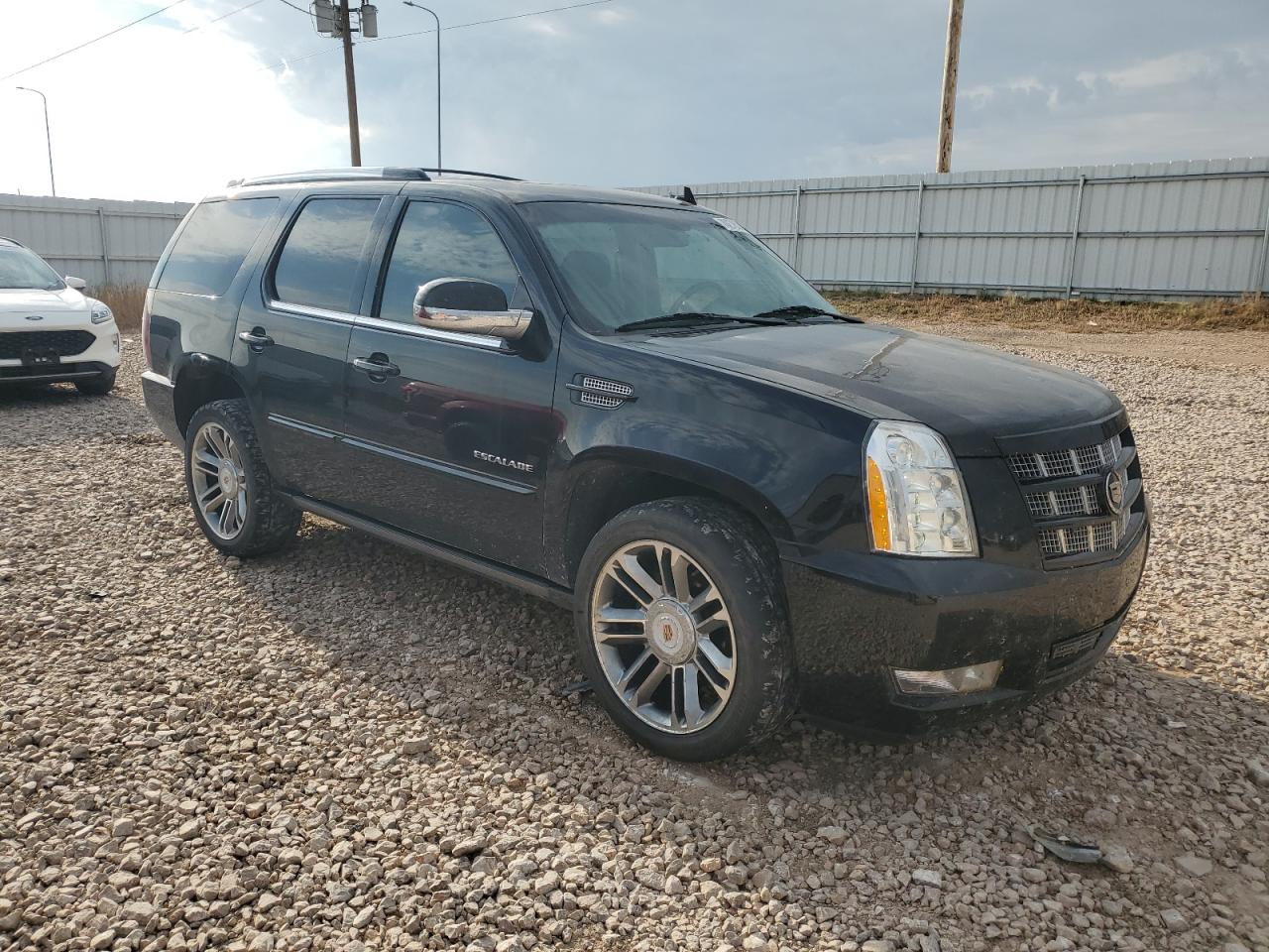 CADILLAC ESCALADE PREMIUM
