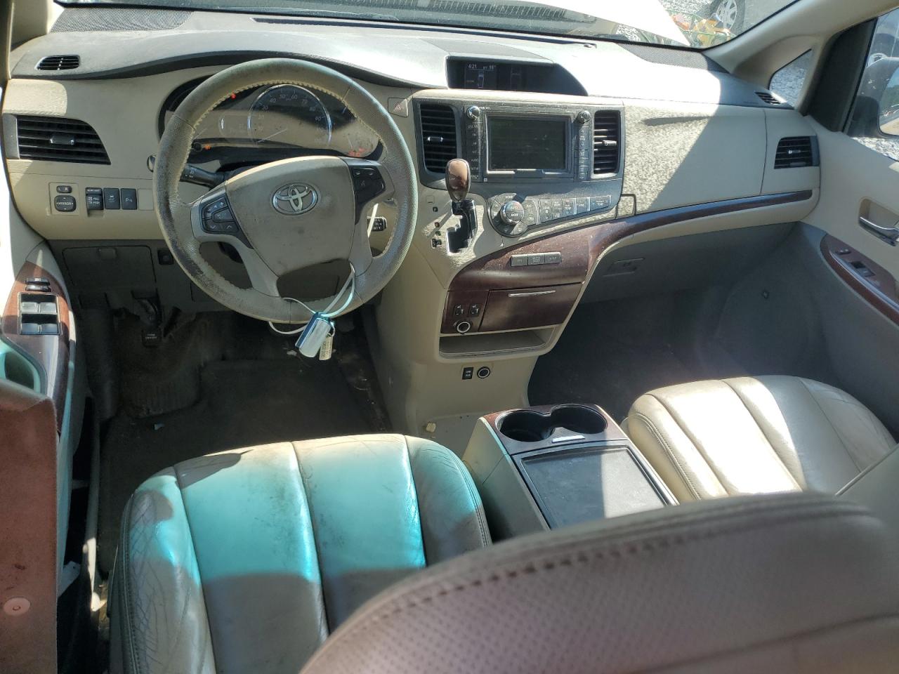 TOYOTA SIENNA XLE