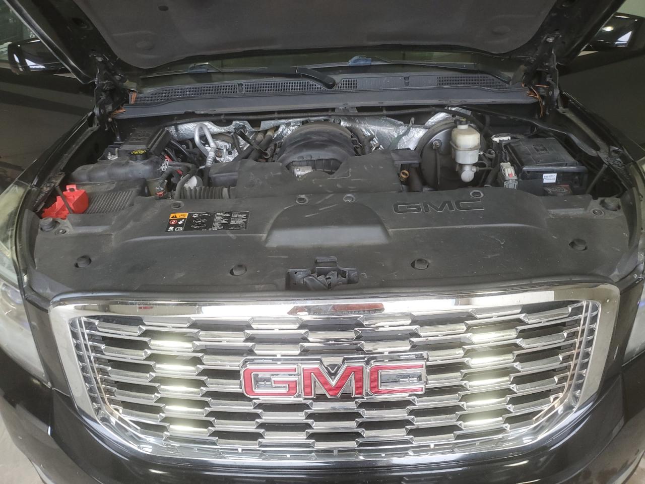 GMC YUKON K1500 SLT