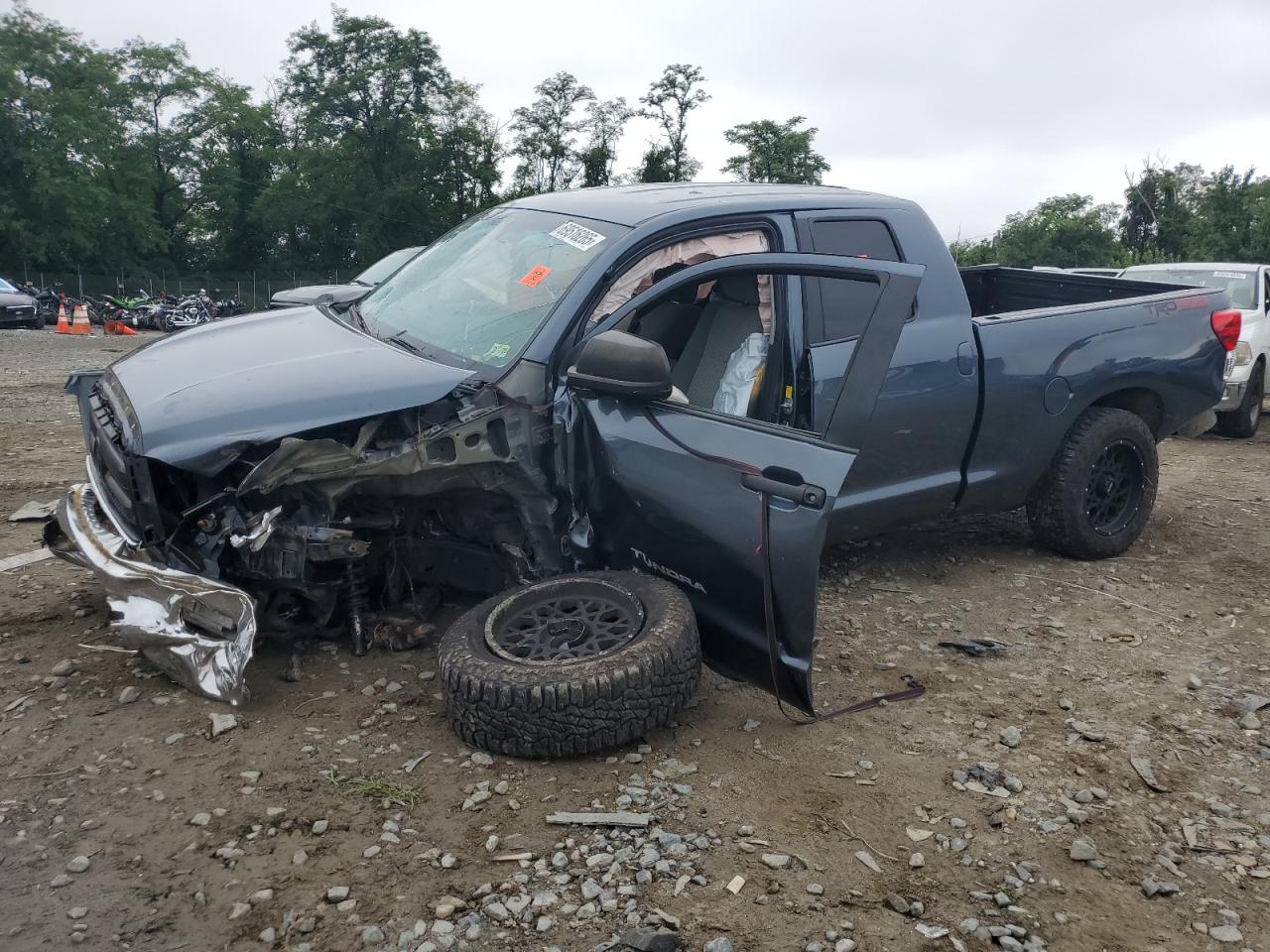 TOYOTA TUNDRA DOUBLE CAB SR5