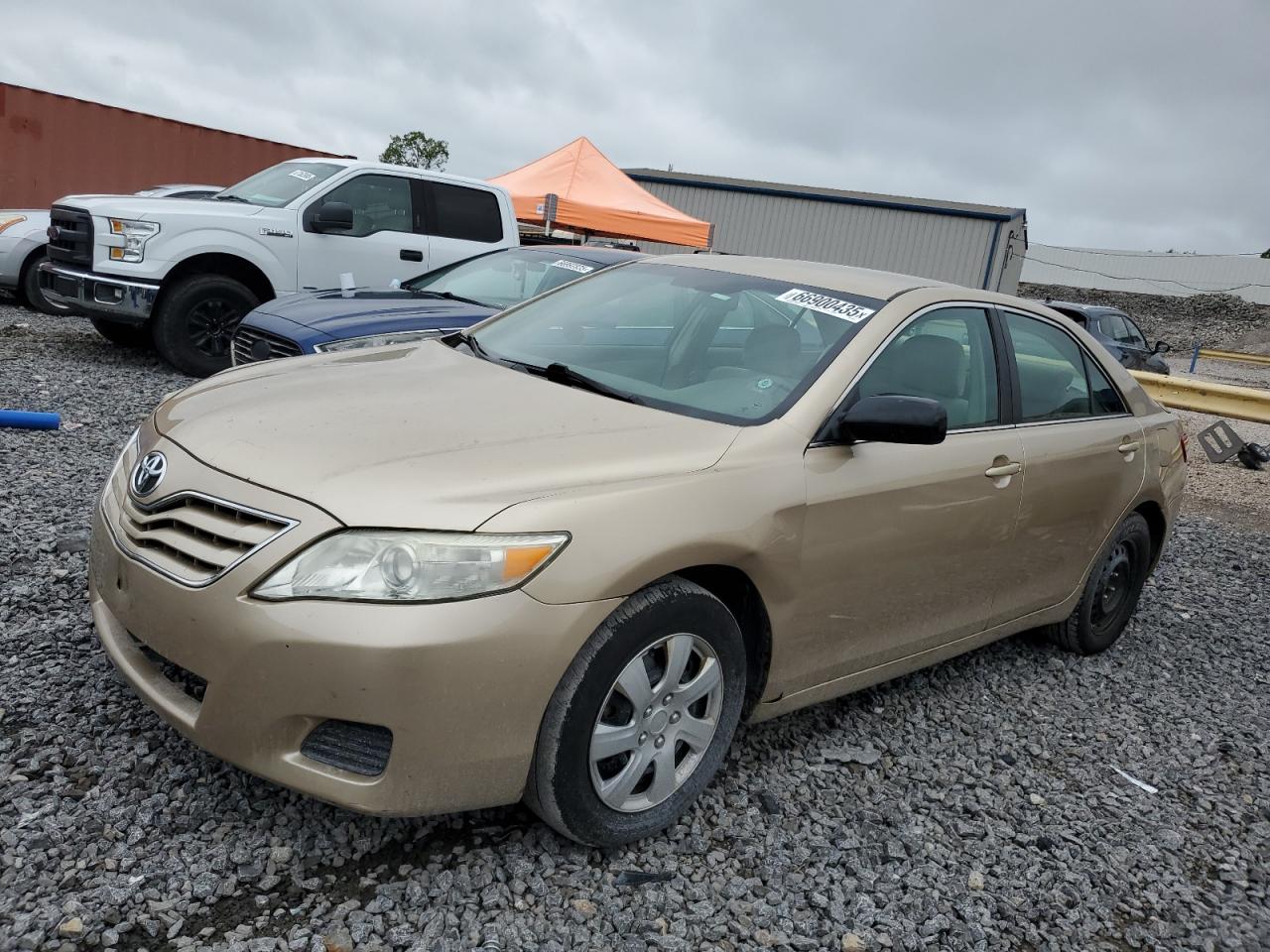 TOYOTA CAMRY BASE