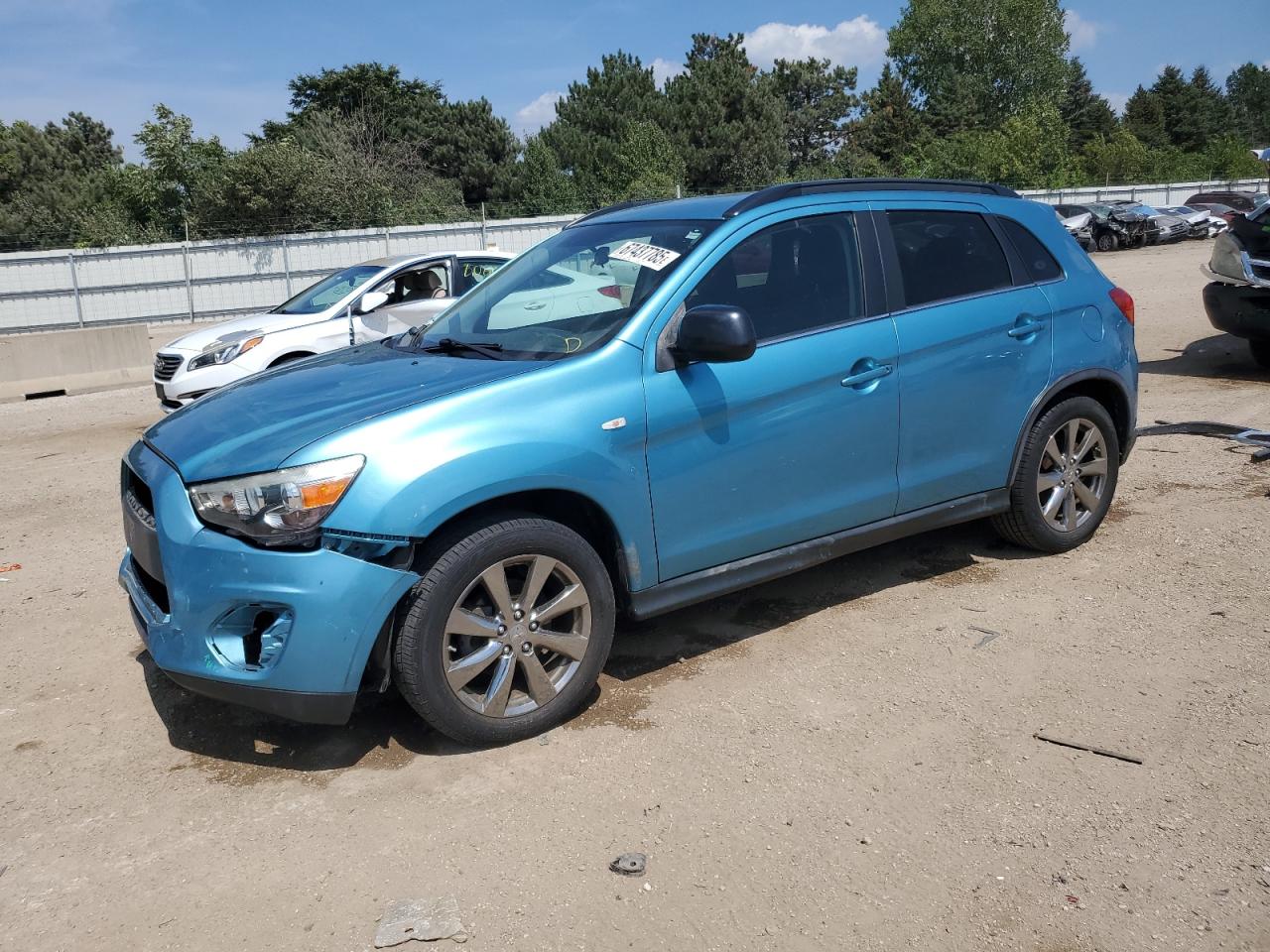 MITSUBISHI OUTLANDER LE