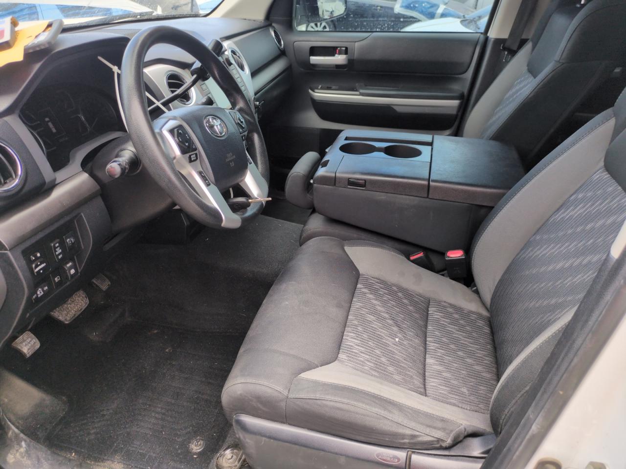 TOYOTA TUNDRA CREWMAX SR5