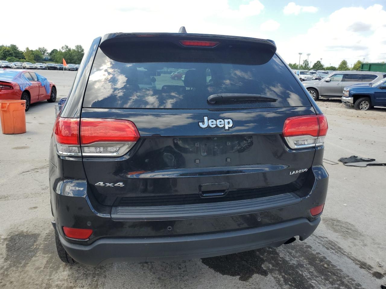 JEEP GRAND CHEROKEE LAREDO