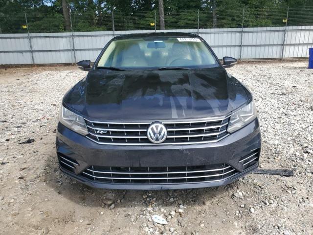 2017 VOLKSWAGEN PASSAT R-L 1VWDT7A32HC081827