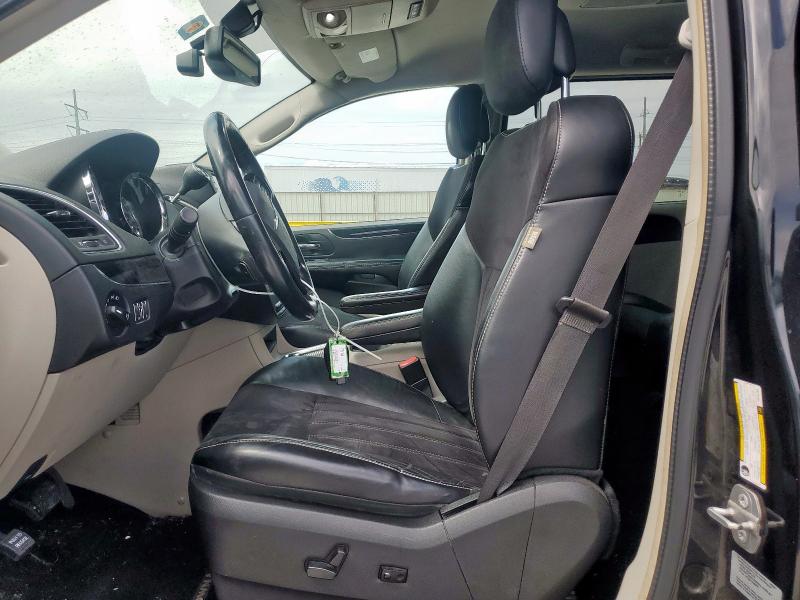 2015 CHRYSLER TOWN & COU - 2C4RC1JG2FR743189