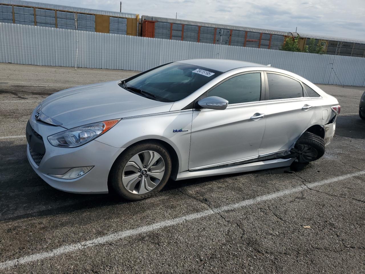 HYUNDAI SONATA HYBRID