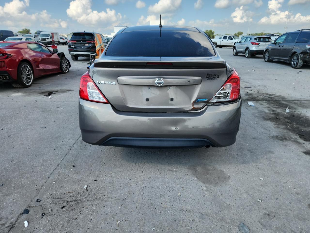 NISSAN VERSA S