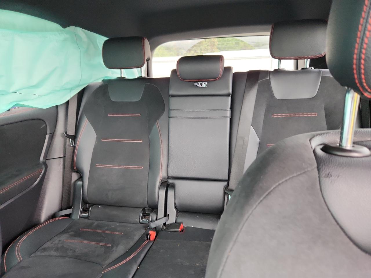 MERCEDES-BENZ EQB 300 4MATIC