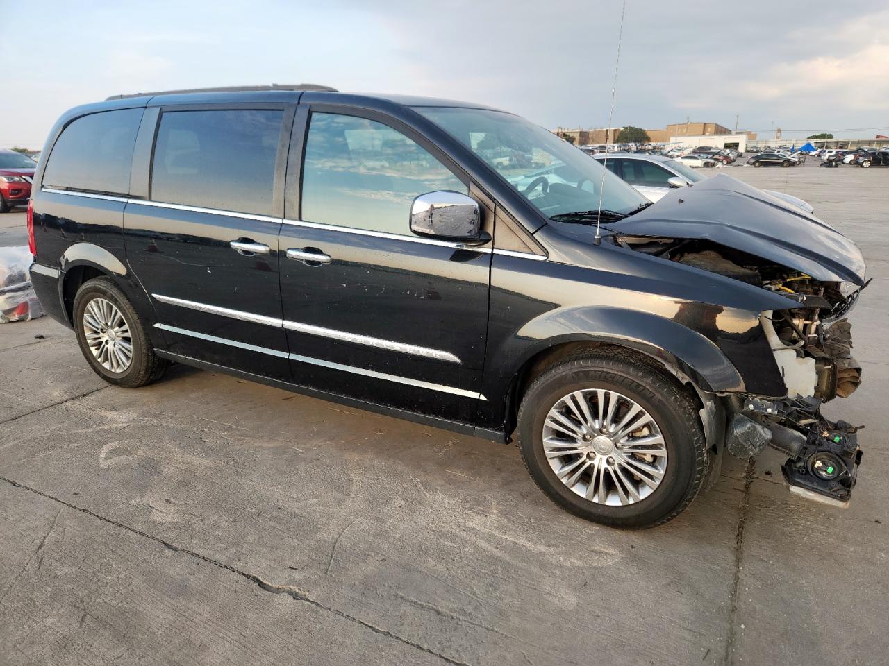 CHRYSLER TOWN & COUNTRY TOURING L