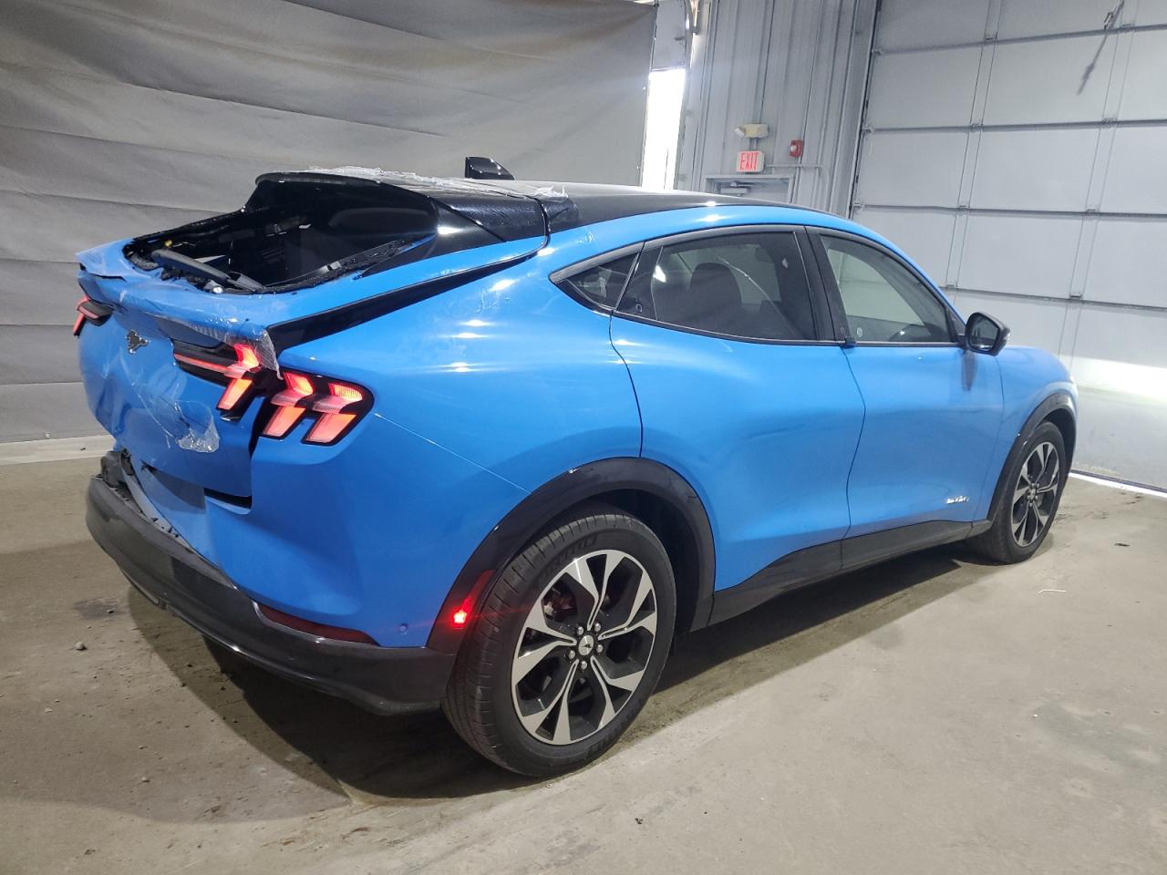 FORD MUSTANG PREMIUM