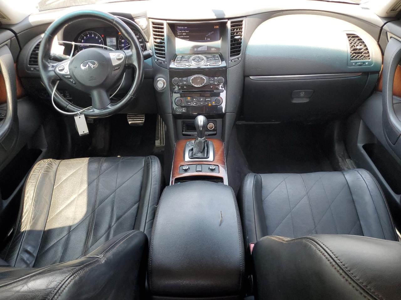 INFINITI QX70