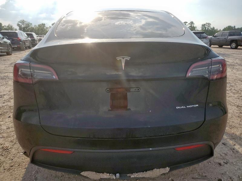 2024 TESLA MODEL Y 7SAYGDEE2RA237324