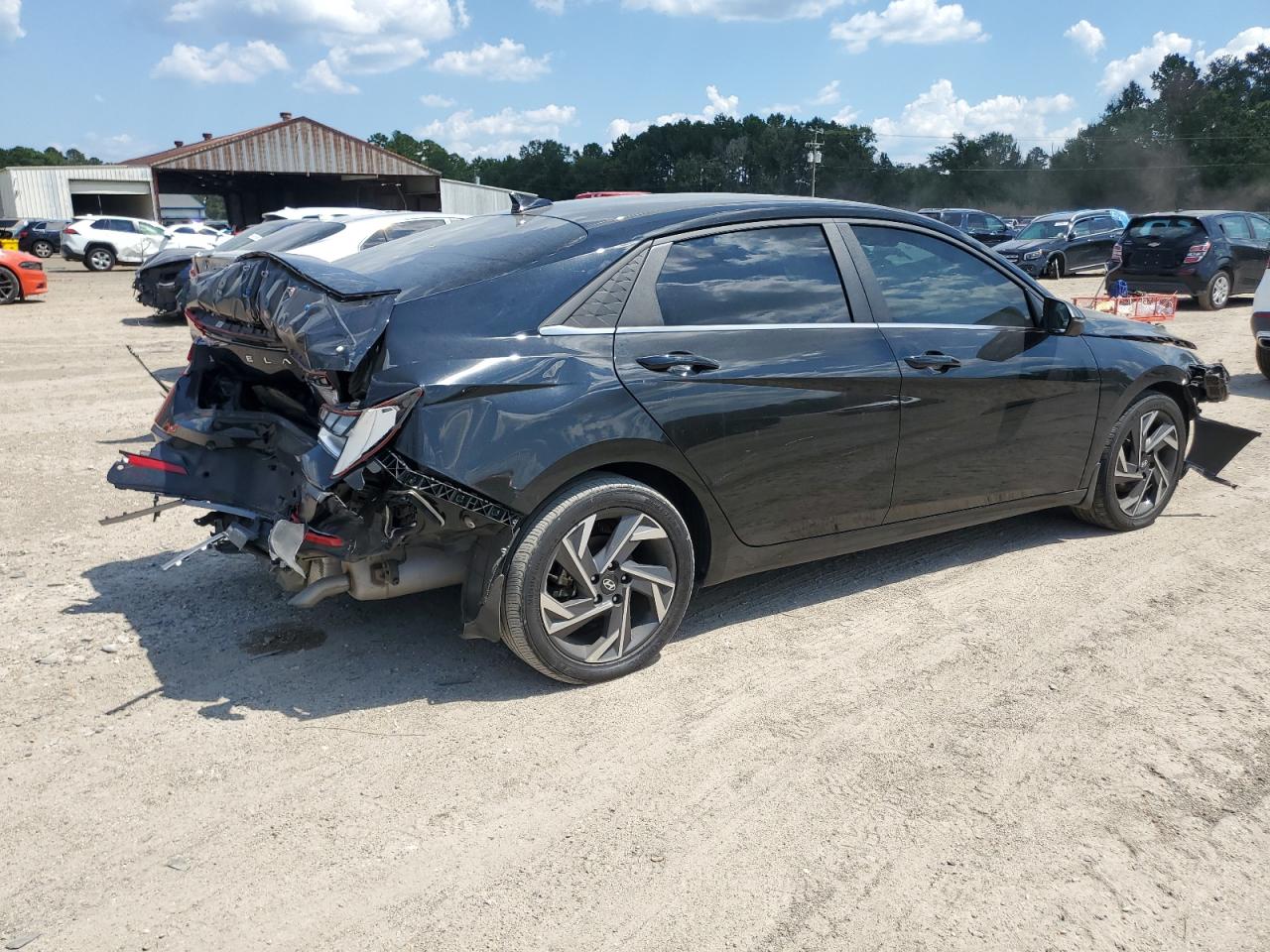 HYUNDAI ELANTRA LIMITED