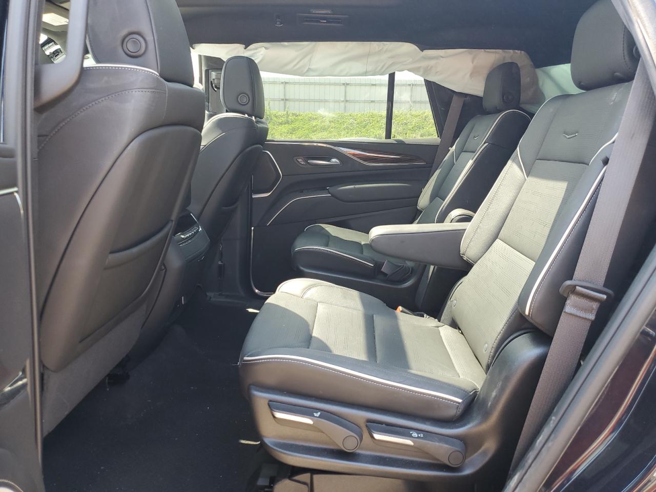 CADILLAC ESCALADE PREMIUM LUXURY
