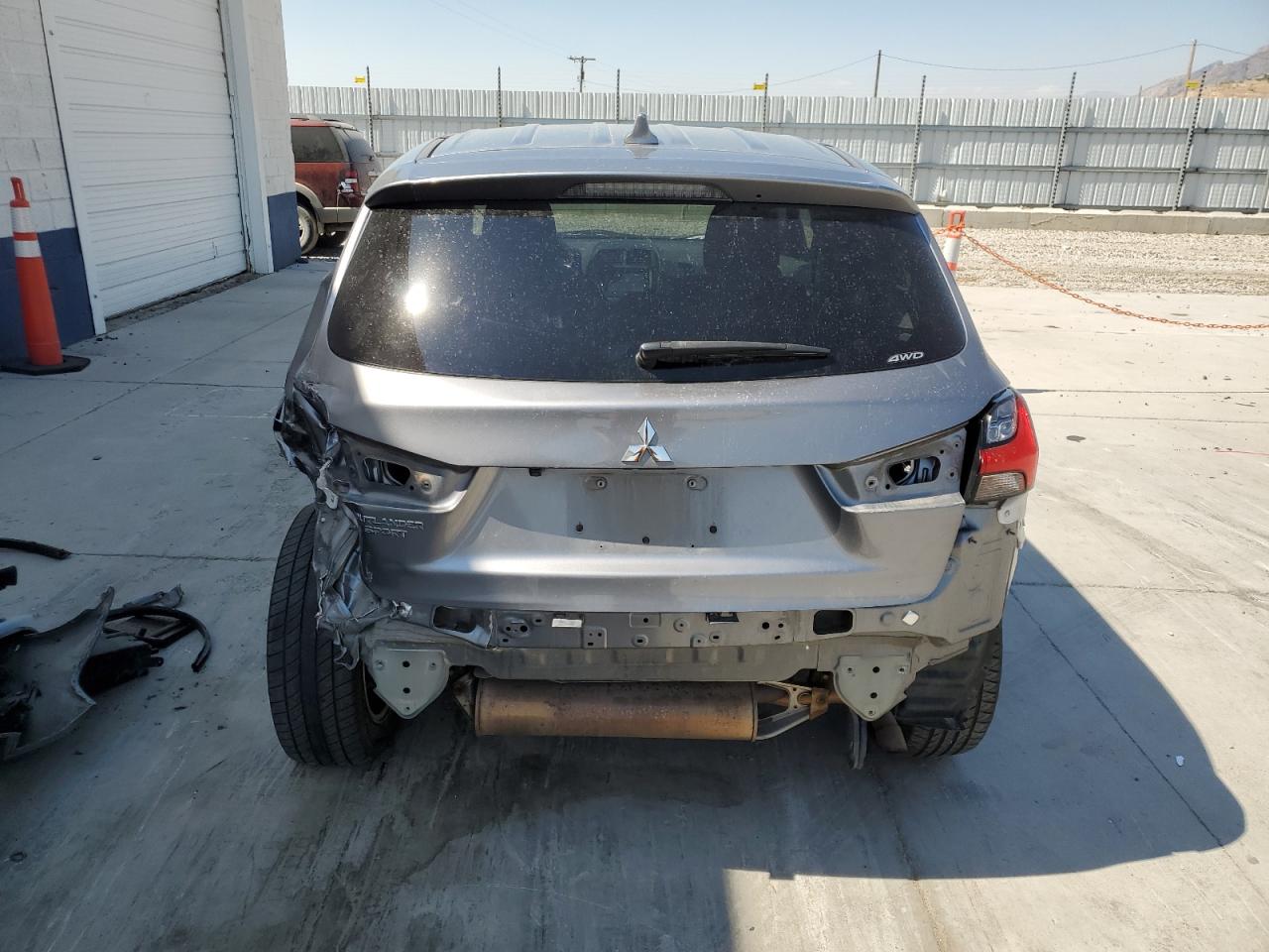 MITSUBISHI OUTLANDER ES