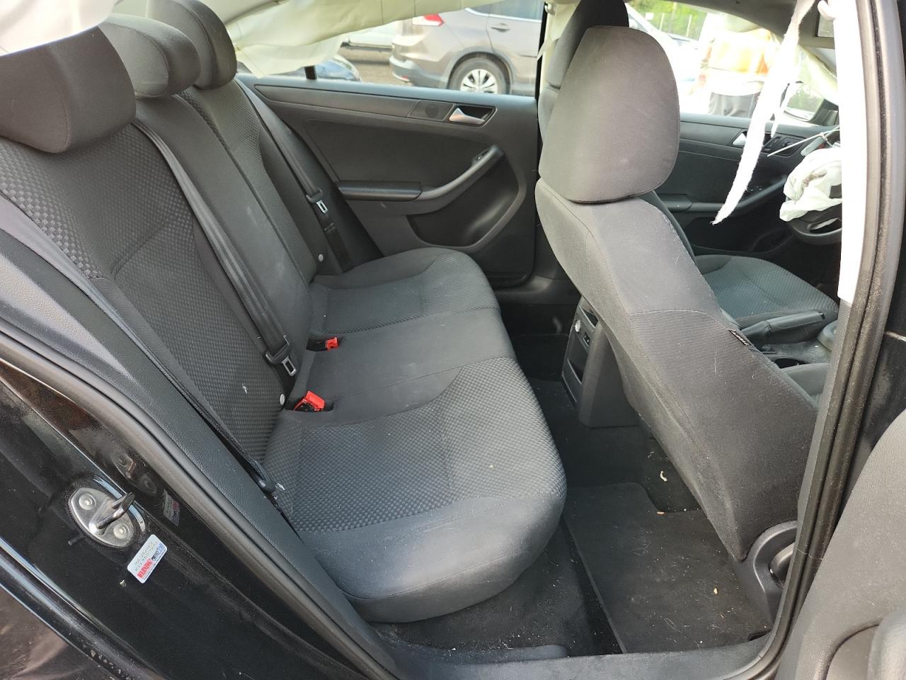 VOLKSWAGEN JETTA BASE