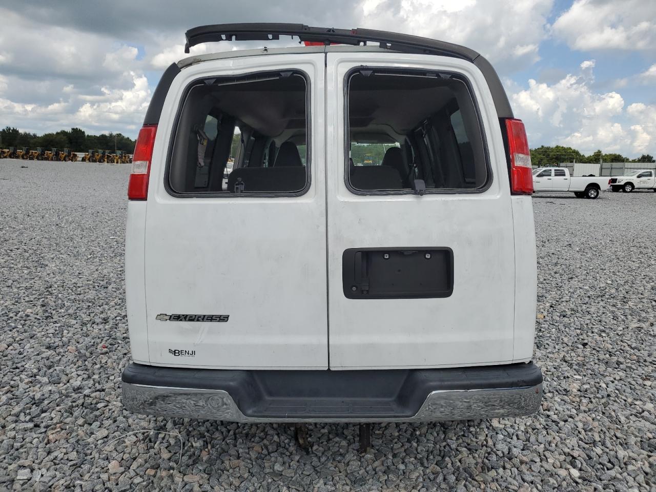 CHEVROLET EXPRESS LT