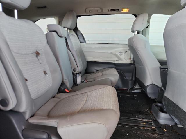 2021 TOYOTA SIENNA LE 5TDKRKEC9MS035359