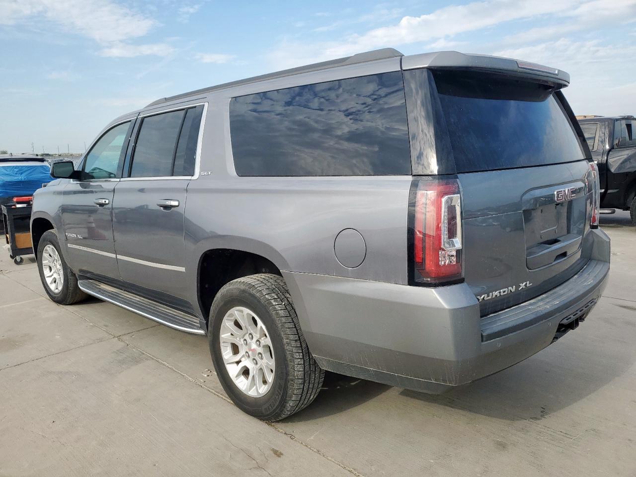 GMC YUKON C1500 SLT