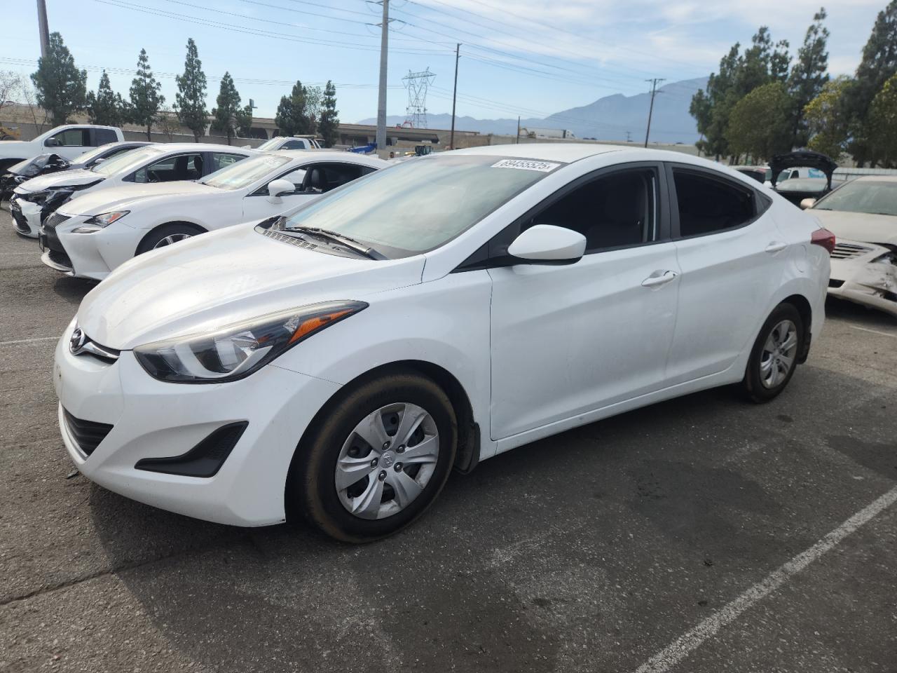 HYUNDAI ELANTRA SE