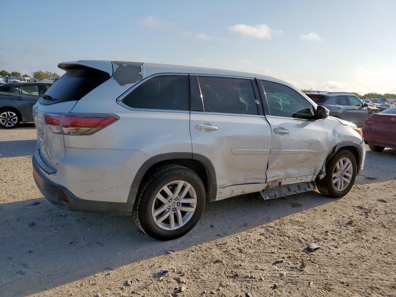 TOYOTA HIGHLANDER LE