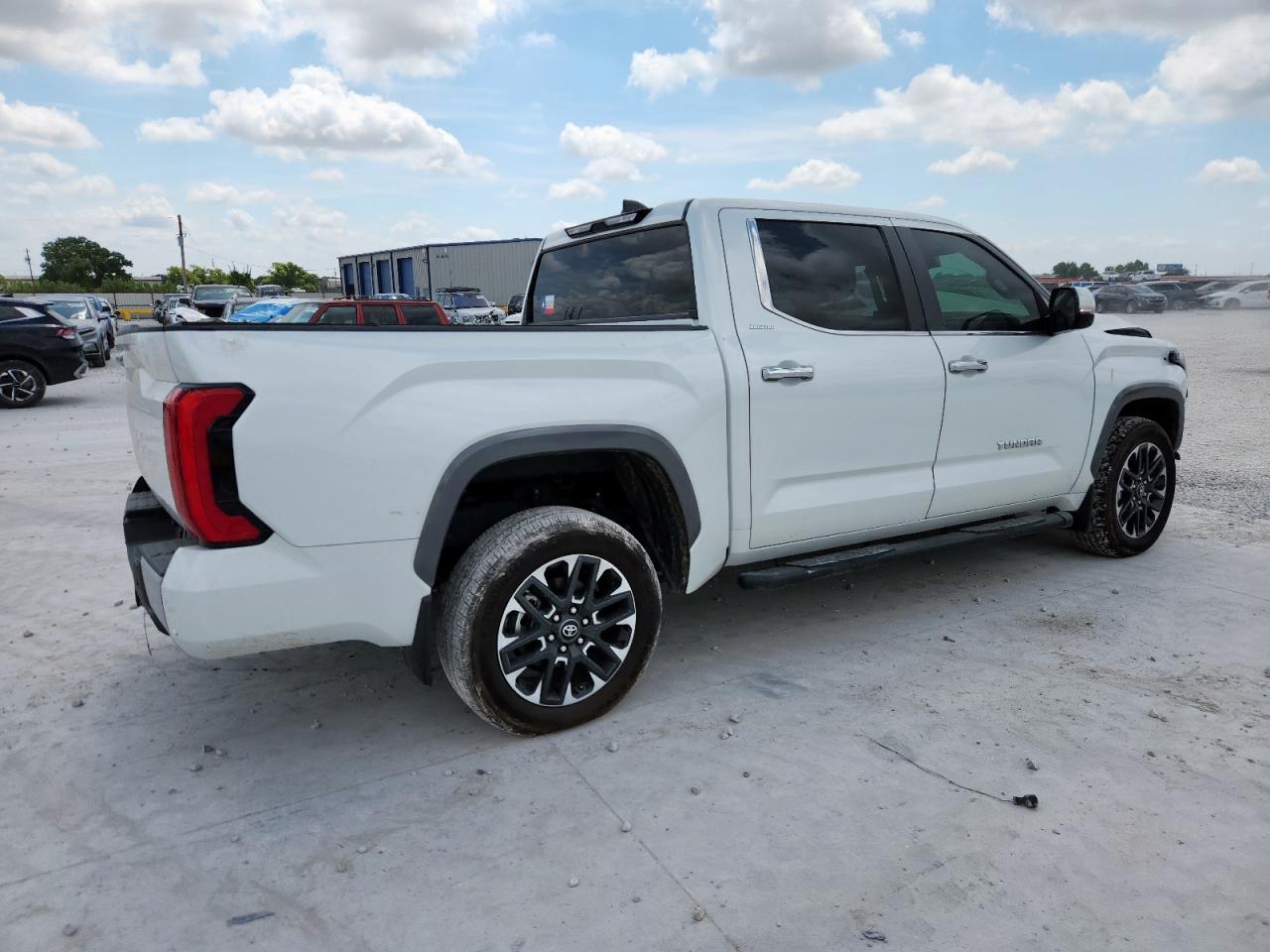 TOYOTA TUNDRA CREWMAX LIMITED