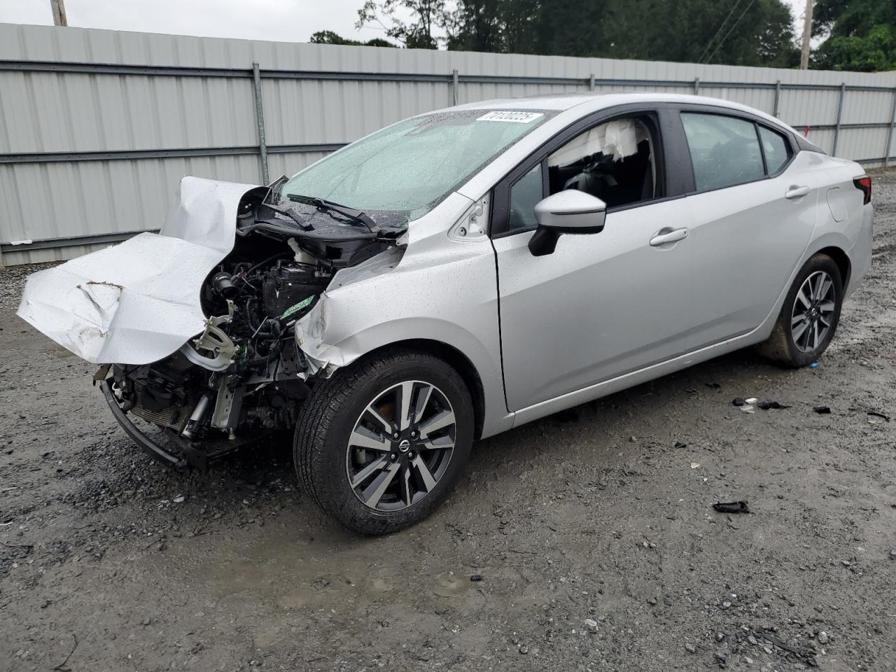 NISSAN VERSA SV