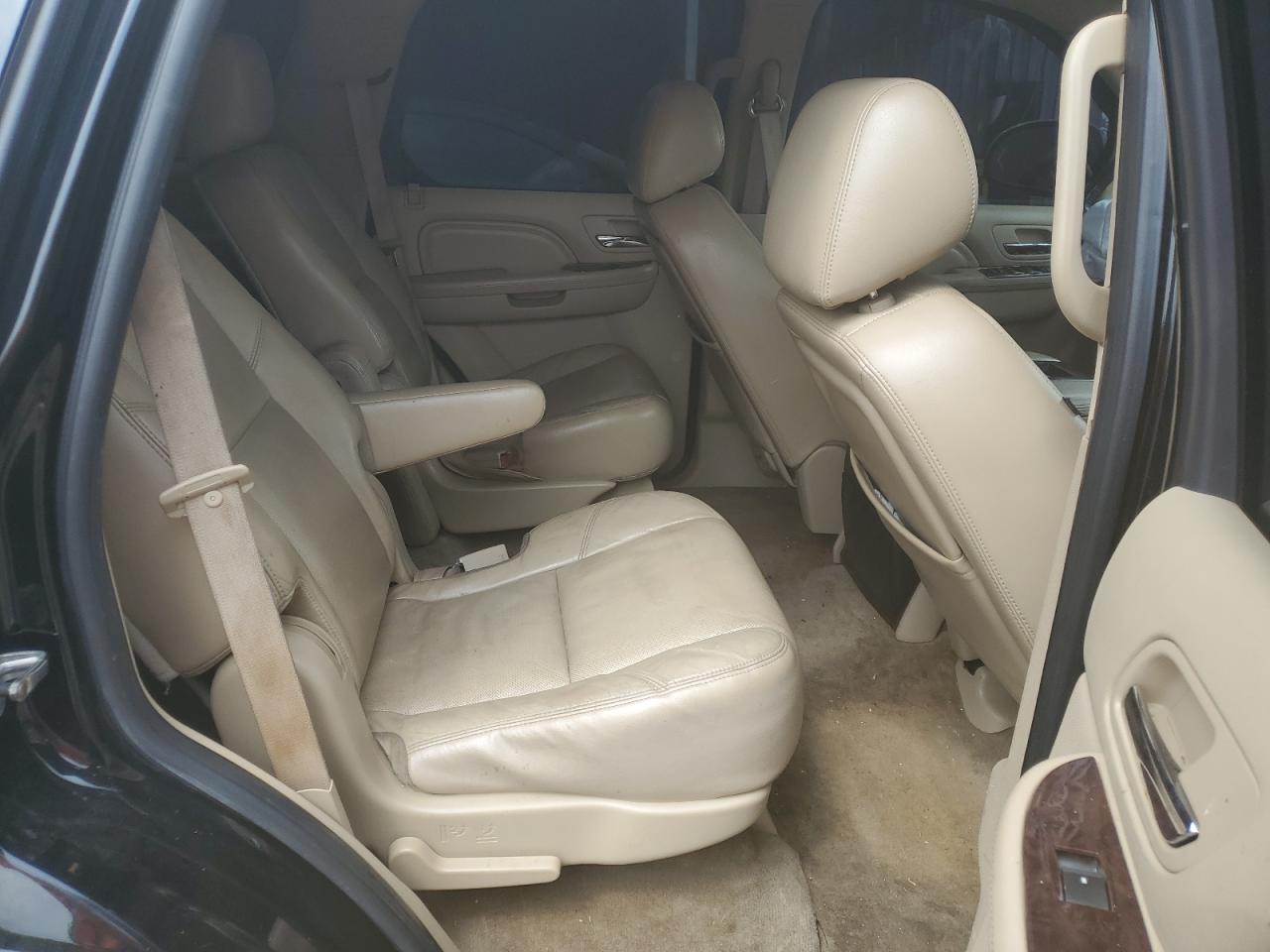 CADILLAC ESCALADE PREMIUM