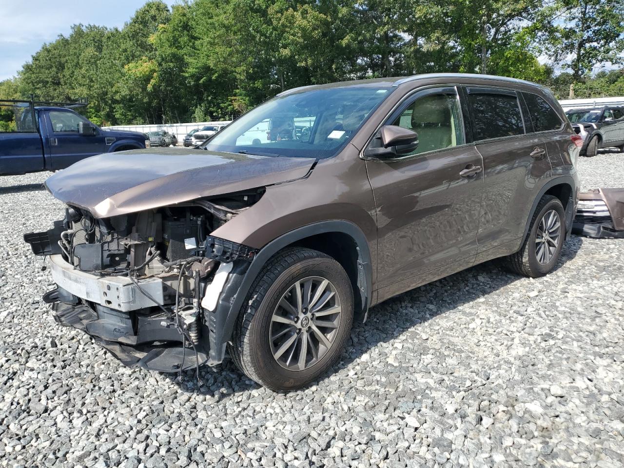 TOYOTA HIGHLANDER SE