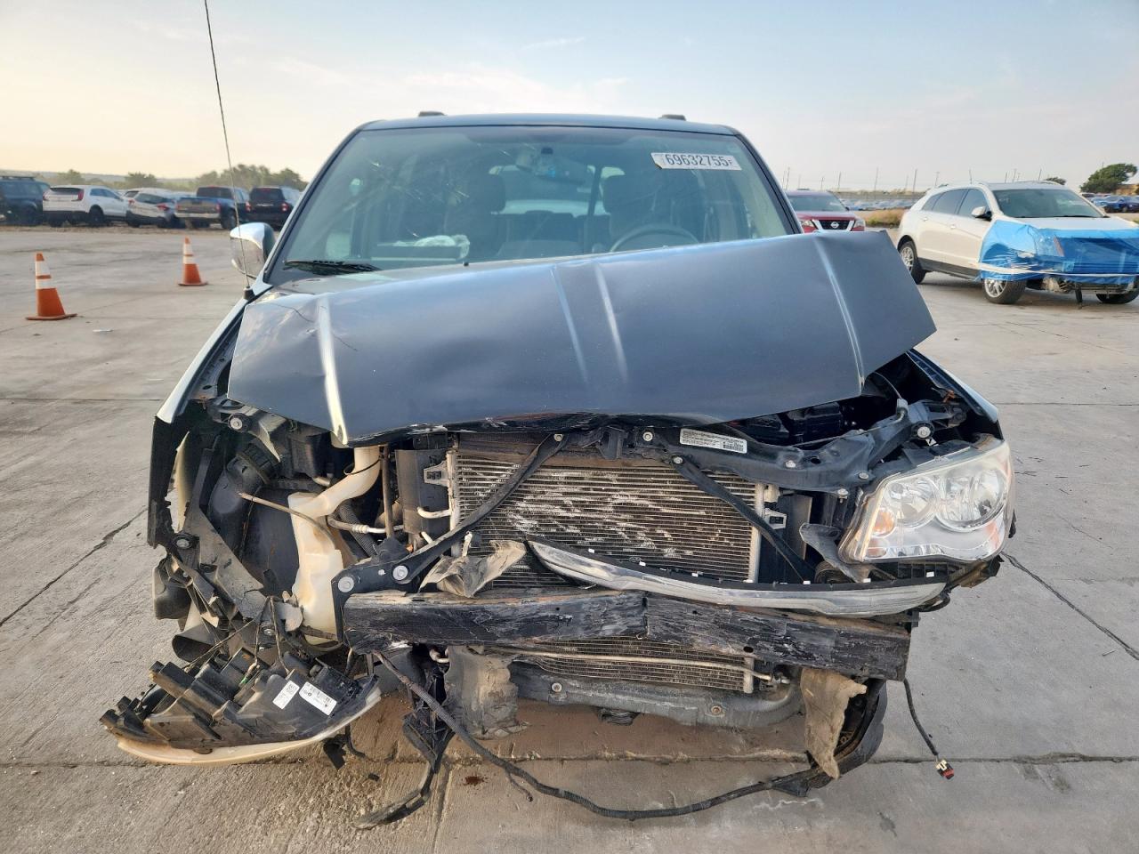 CHRYSLER TOWN & COUNTRY TOURING L