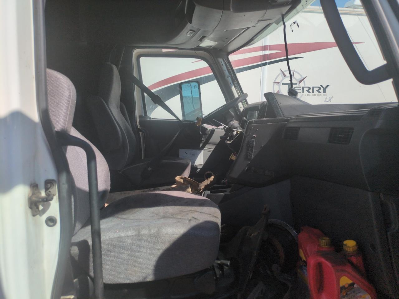 Lot #3310524083 2019 INTERNATIONAL LT625