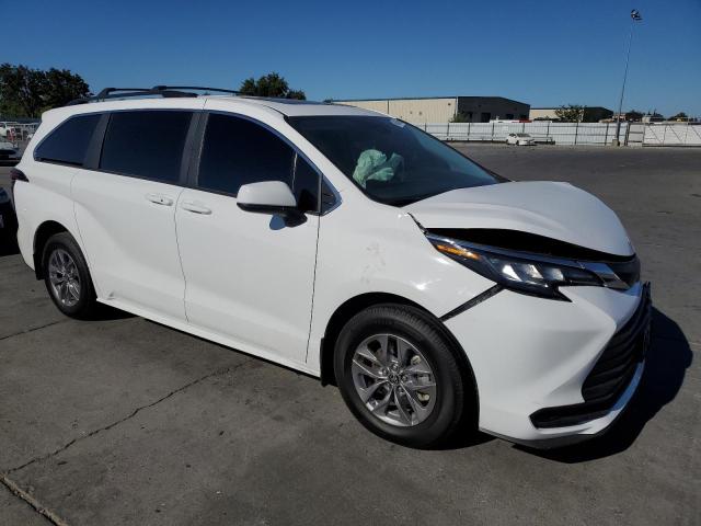 2024 TOYOTA SIENNA LE 5TDBRKEC0RS217006