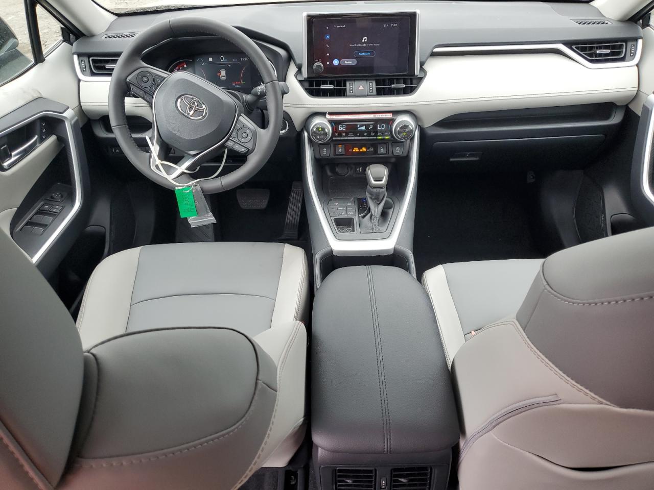 TOYOTA RAV4 XLE PREMIUM