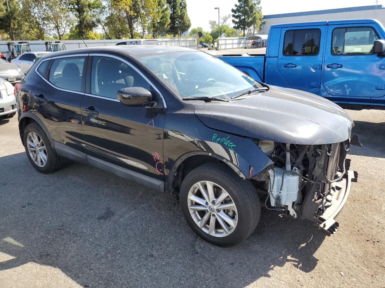 NISSAN ROGUE SPORT S