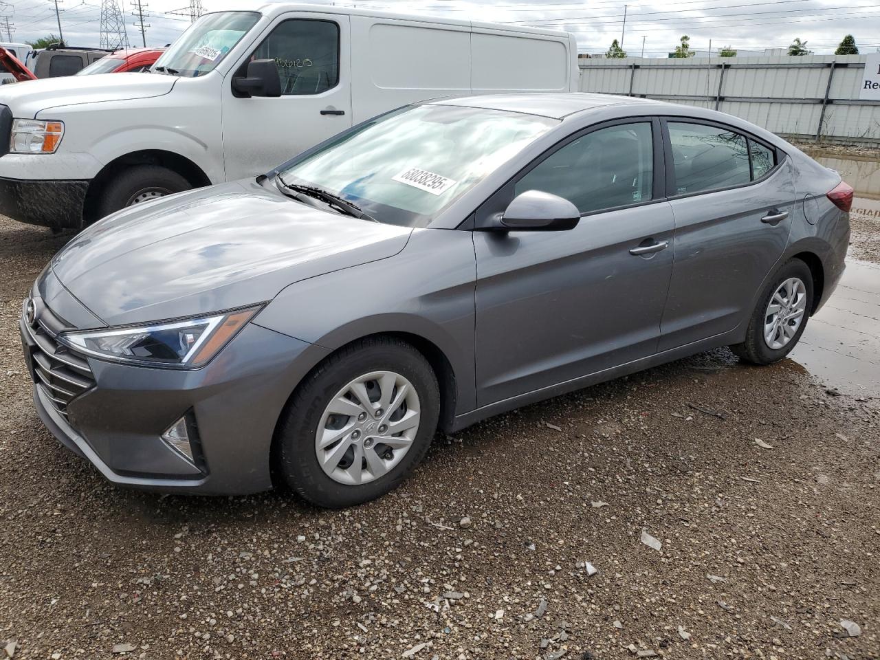 HYUNDAI ELANTRA SE