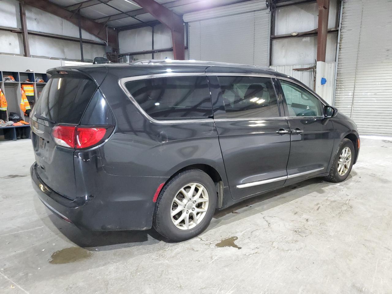 CHRYSLER PACIFICA TOURING L