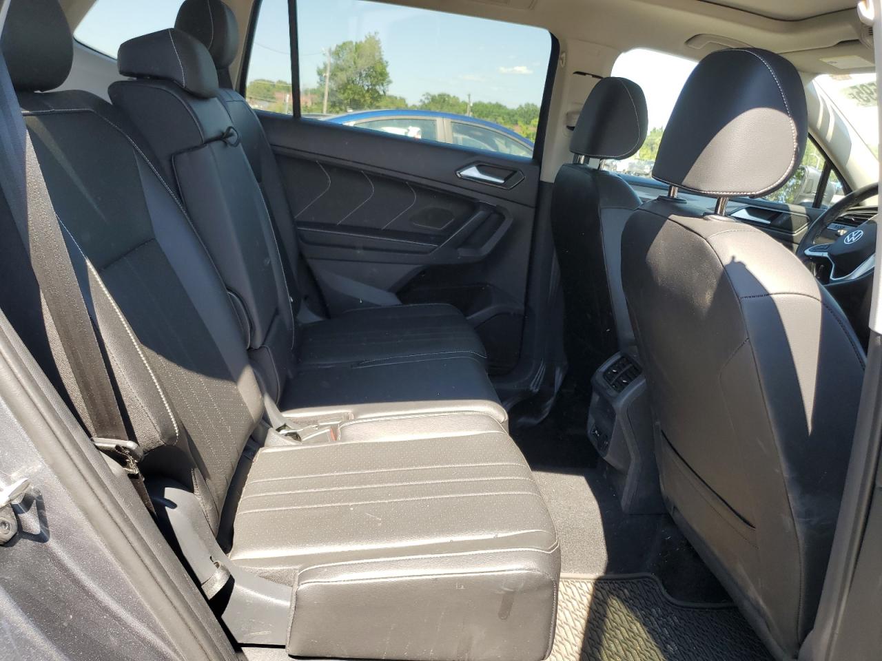 VOLKSWAGEN TIGUAN SE