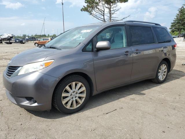 TOYOTA SIENNA LE