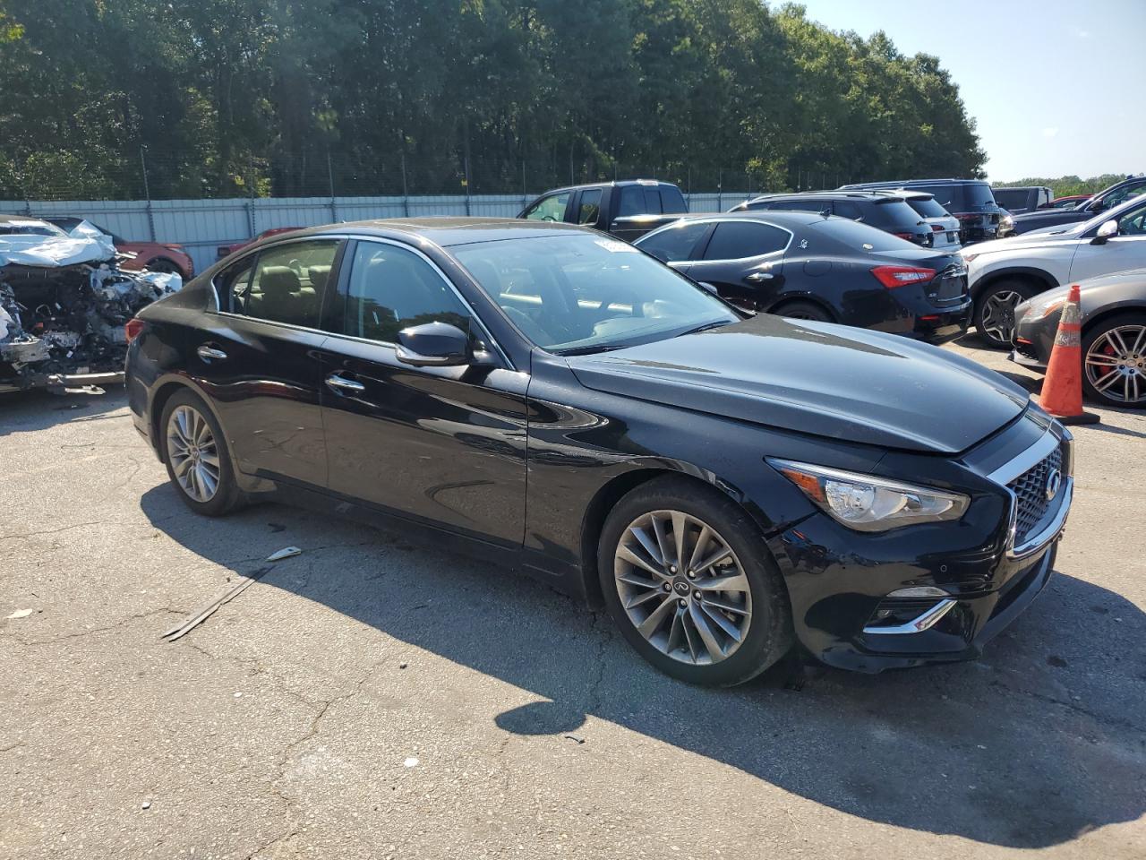INFINITI Q50 LUXE