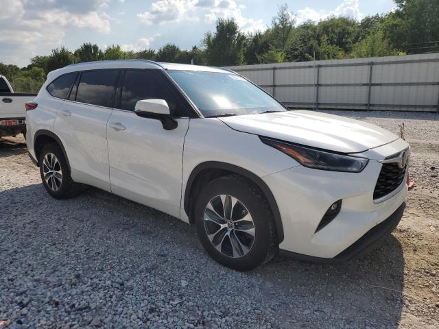 2021 TOYOTA HIGHLANDER XLE 5TDGZRAH6MS043712