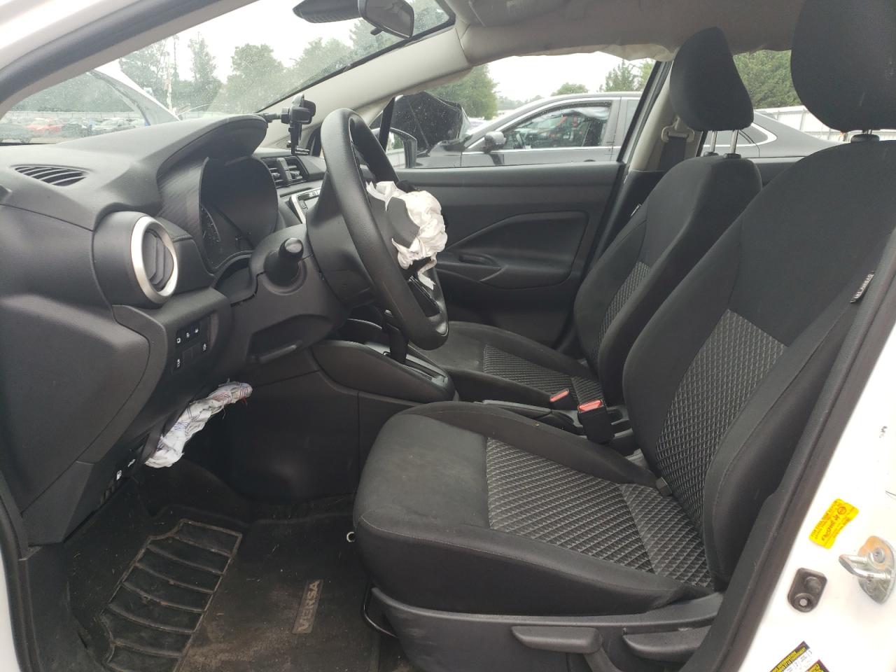 NISSAN VERSA S