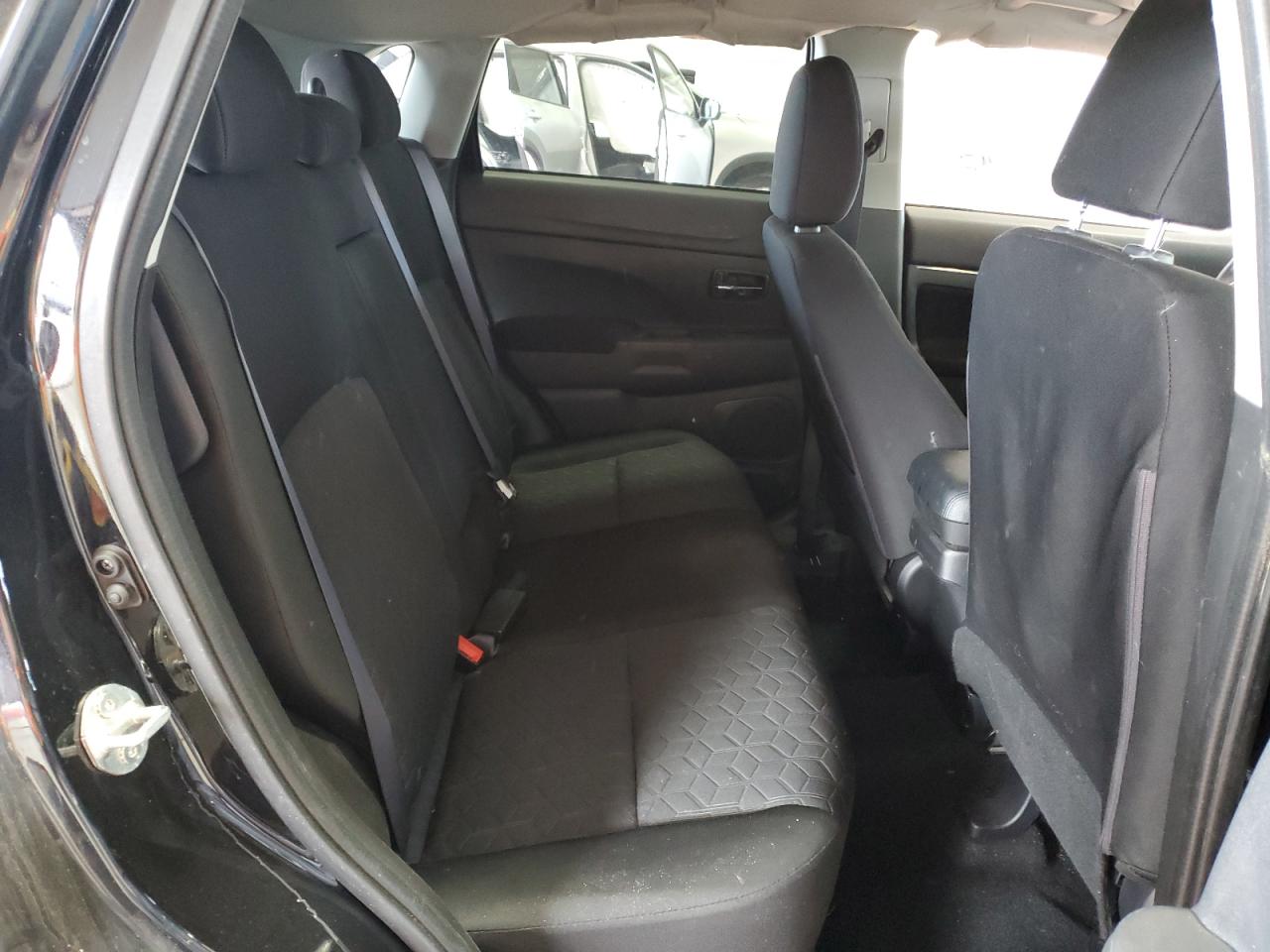 MITSUBISHI OUTLANDER ES