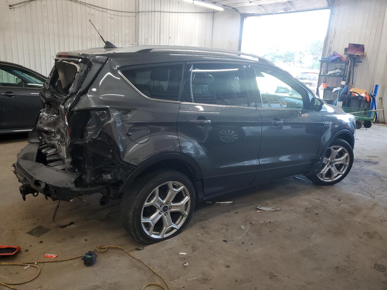 FORD ESCAPE TITANIUM