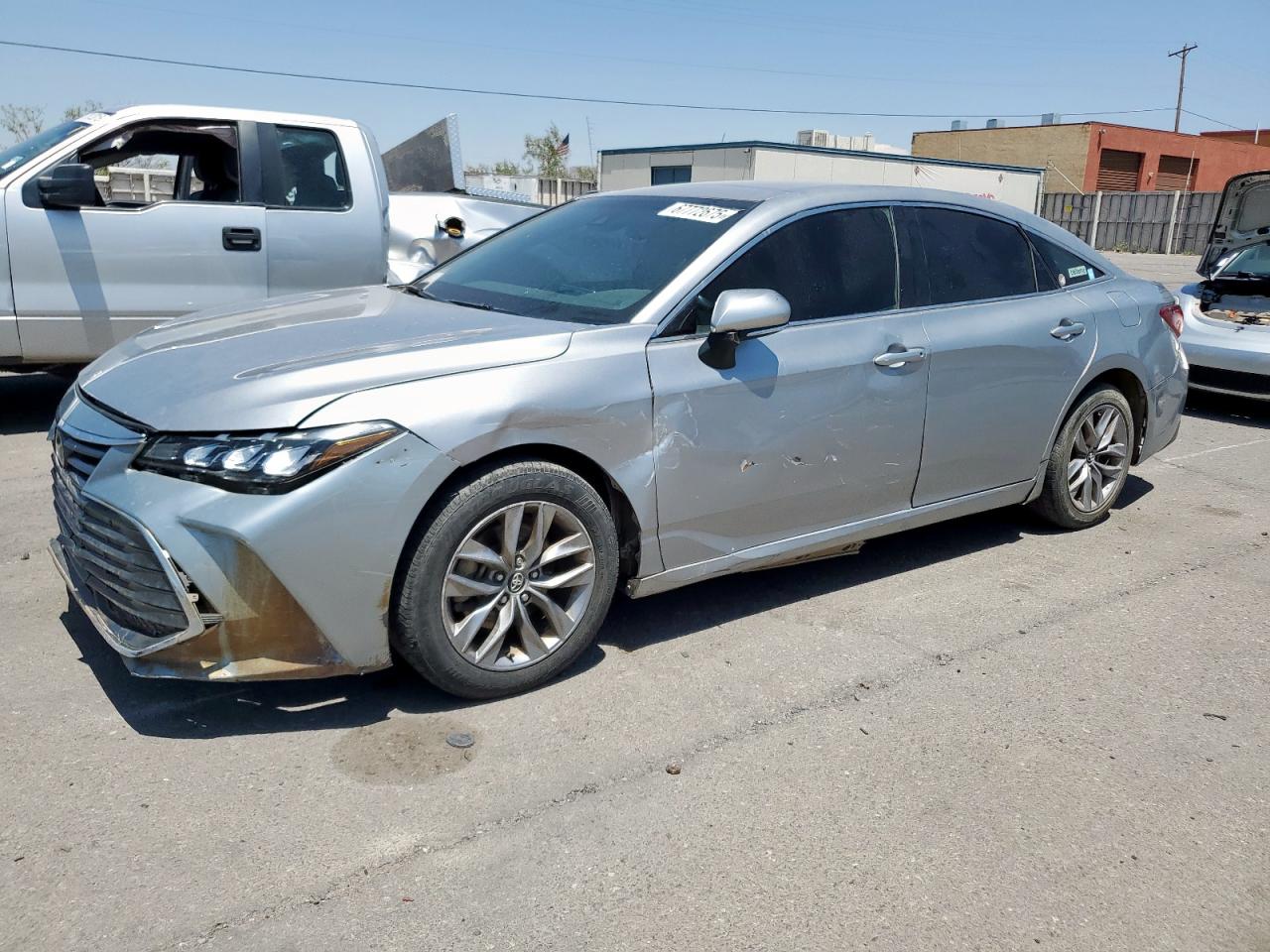 TOYOTA AVALON XLE