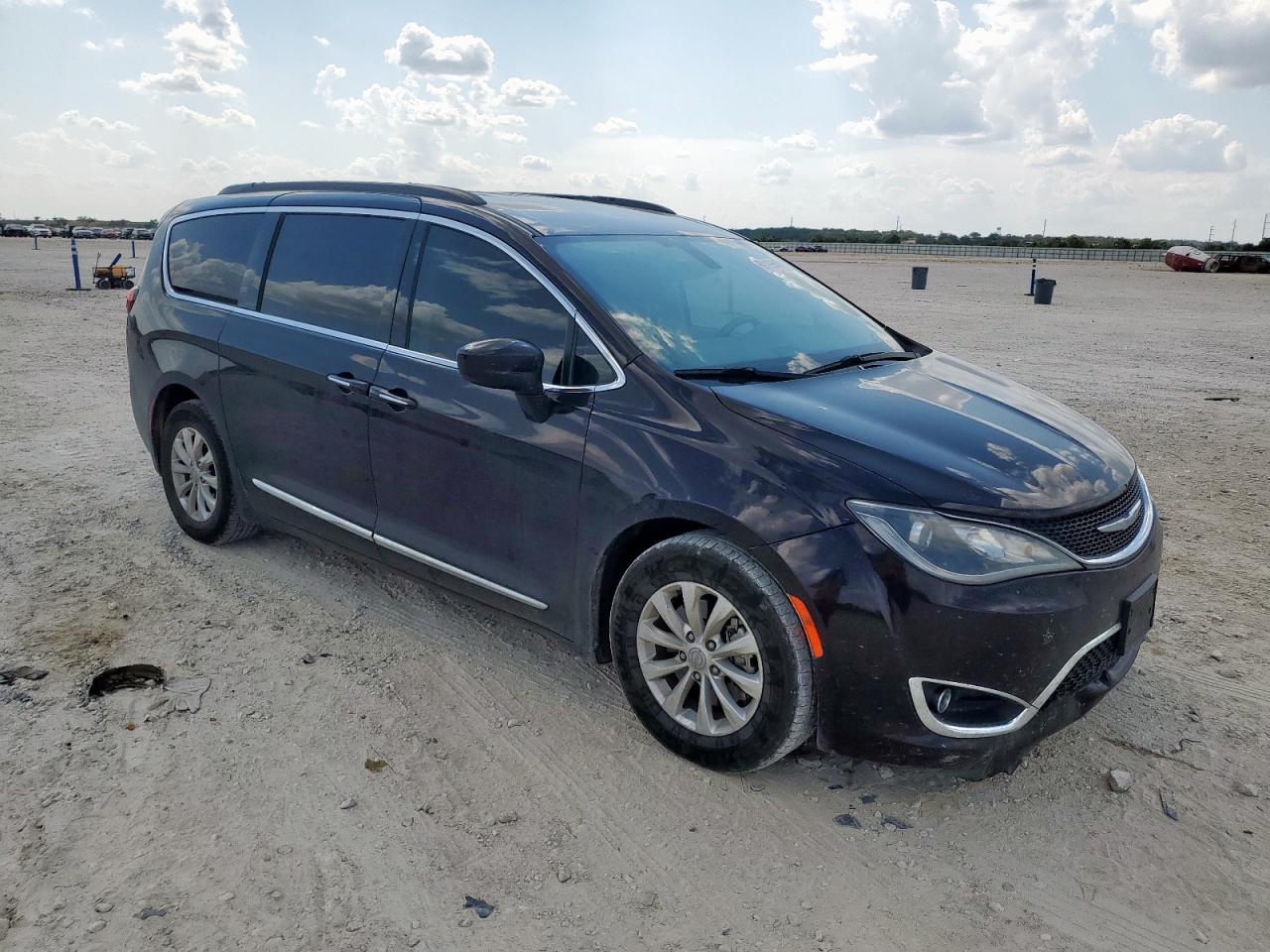 CHRYSLER PACIFICA TOURING L