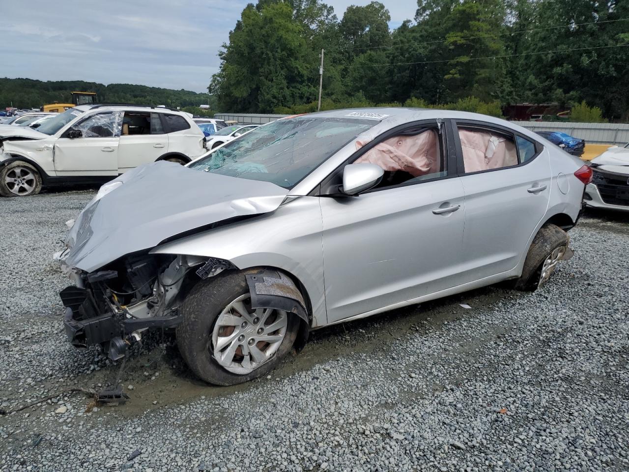 HYUNDAI ELANTRA SE